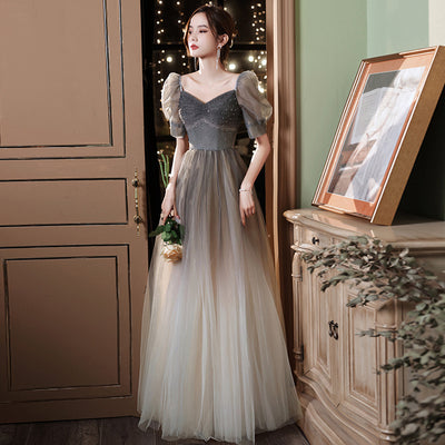 Vestido Corto con Mangas Abullonadas Temperament