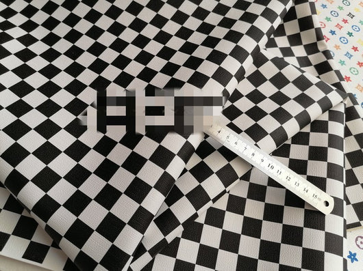 Revestimiento de Pared a Cuadros Blanco y Negro en Cuero Sintético - Image 11