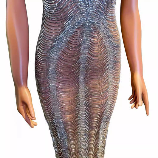 Vestido Ajustado sin Mangas con Tirantes Finos y Cadena Decorativa - Image 6