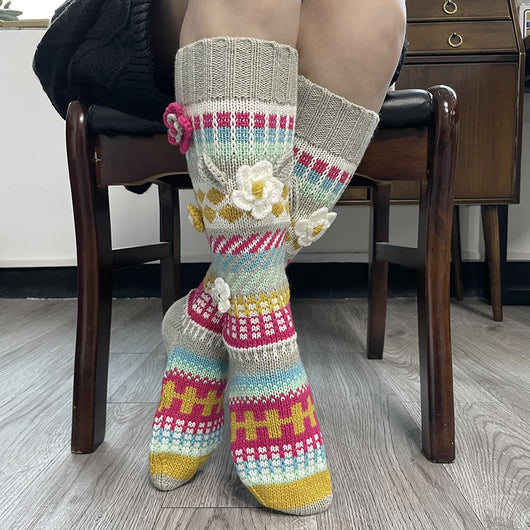 Calcetines Largos Retro Jacquard Tejidos a Mano - Estilo Ins para Mujer - Image 8
