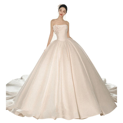 Vestido Strapless con Cola Dramática - Image 7