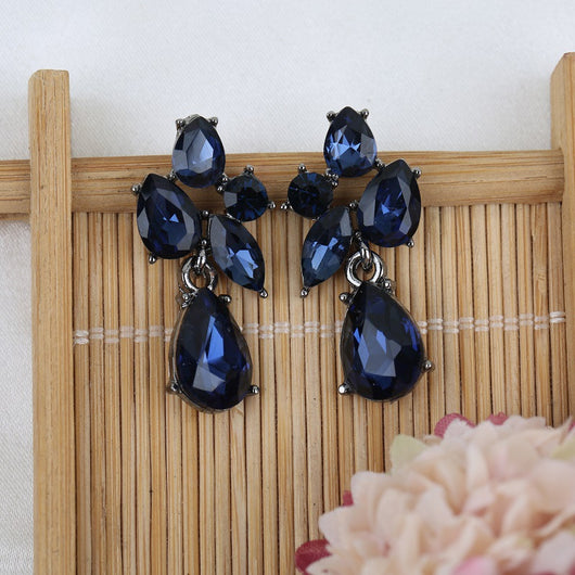 Aretes de Acero Quirúrgico con Cristales - Diseño Minimalista Elegante - Image 4