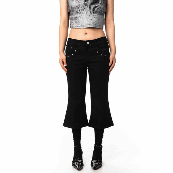 Pantalones Skinny Flare Negros con Remaches - Diseño Versátil y Moderno