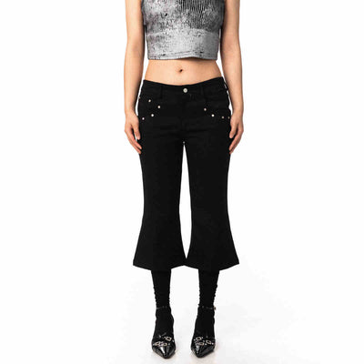 Pantalones Skinny Flare Negros con Remaches - Diseño Versátil y Moderno