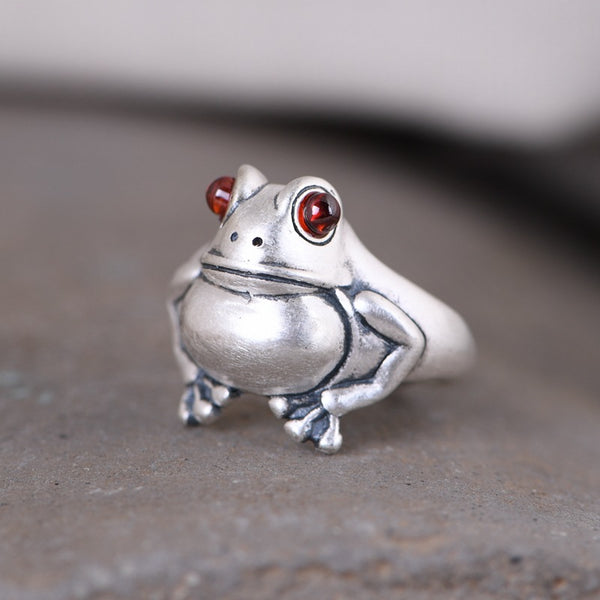 Anillo Vintage de Plata S925 con Diseño de Rana Pulida