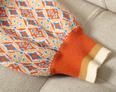 Conjunto Elegante de Suéter Escote V y Falda - Image 11