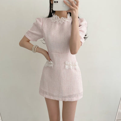 Vestido con Mangas Abullonadas, Encaje Perlado y Detalles de Madera - Image 10