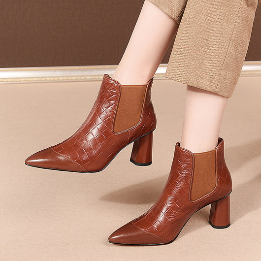 Botines Cortos Tacón Grueso Punta Afilada Talla Grande para Mujer - Image 11