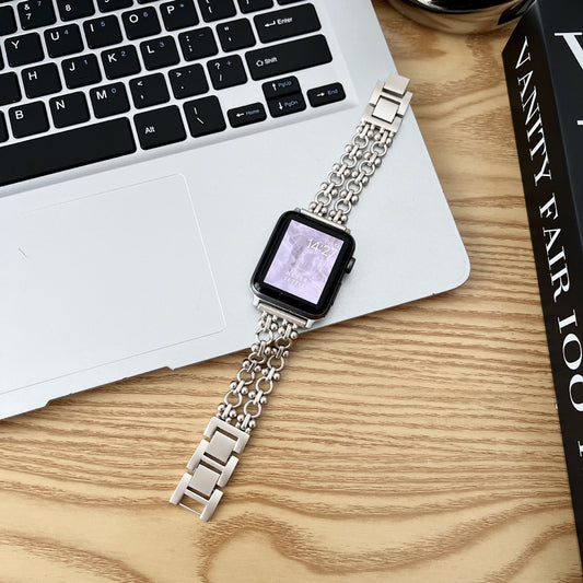 Reloj de Cadena Doble con Círculo Metálico