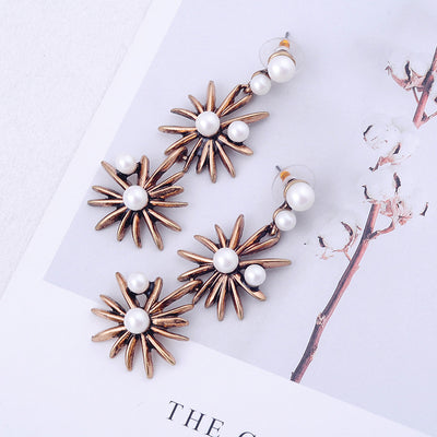 Aretes de Perla y Aleación - Diseño Floral Elegante - Image 8