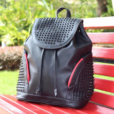 Mochila Urbana con Remaches - Estilo Versátil para Hombre y Mujer - Image 4