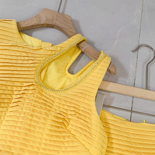 Conjunto Elegante con Chaleco Hueco y Falda Irregular - Image 14