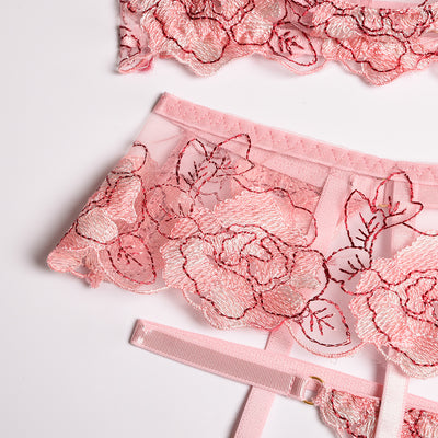 Conjunto de Lencería Floral para Dama - Tres Piezas - Image 11