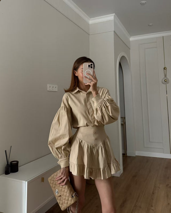 Conjunto Ejecutivo Falda Tableada con Blusa de Mangas Voluminosas - Image 6