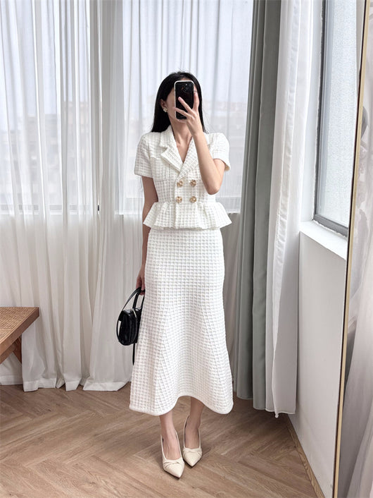 Vestido Tejido Blanco Puro Cuello V con Detalle Hueco - Elegancia Dignificada - Image 17