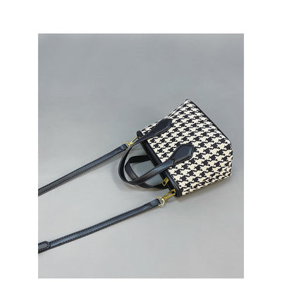 Bolsa Mensajera Houndstooth Asimétrica de Moda - Image 6