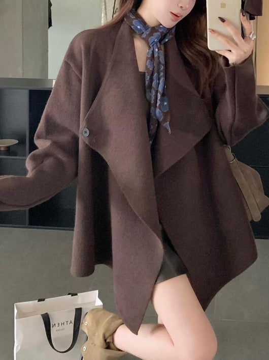 Cardigan Tejido de Largo Medio con Solapa Irregular - Image 19