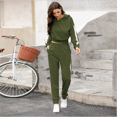 Sudadera Deportiva con Capucha y Costuras Decorativas - Conjunto Casual Cómodo - Image 3