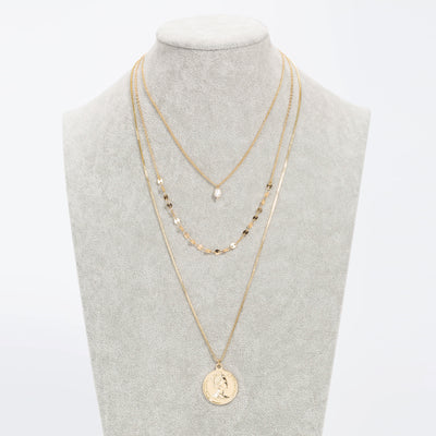 Collar Multicapa con Perla de Agua Dulce y Dije de Carácter - Image 13