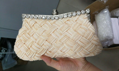 Bolso de Mano Nupcial Diamond - Clutch Elegante para Eventos - Image 6
