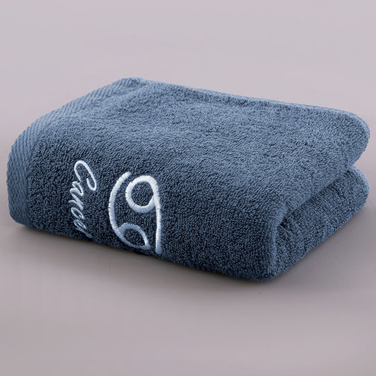 Toalla de Baño Constellation Plus Gruesa y Absorbente con Bordado - Image 9