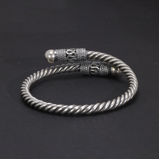 Pulsera de Plata Esterlina con Cuerda de Cáñamo Ajustable Unisex - Image 9