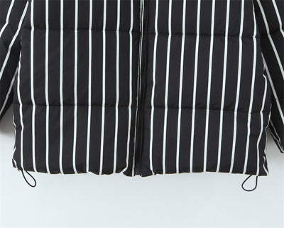Abrigo de Algodón Negro con Rayas y Capucha para Mujer - Image 13