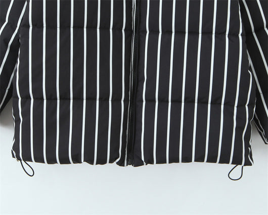 Abrigo de Algodón Negro con Rayas y Capucha para Mujer - Image 13