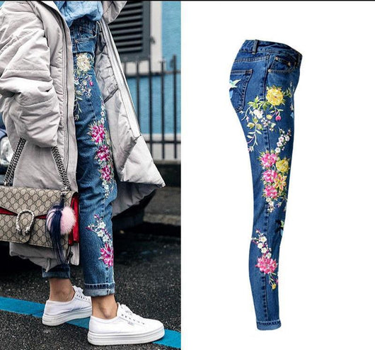 Jeans Talle Alto Slim Fit Rectos con Bordados Delanteros y Traseros - Image 4