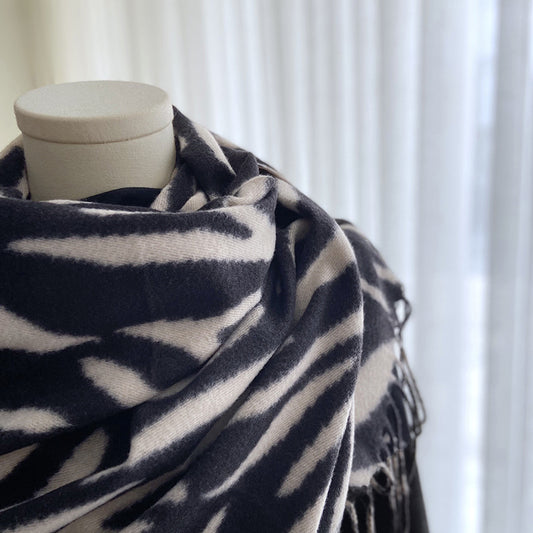 Pashmina Estampada con Rayas y Borlas - Lujo y Calidez - Image 2