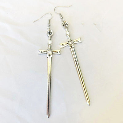 Aretes Góticos de Bronce con Diseño de Espada - Accesorios de Moda Alternativa - Image 10
