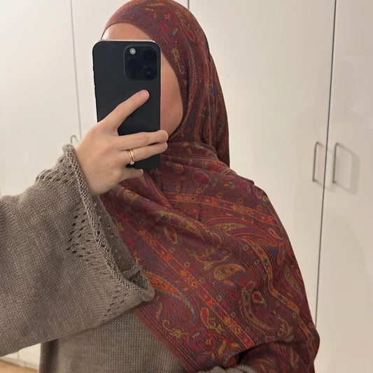 Bufanda Étnica Jacquard con Patrón Anacardo y Borlas - Estilo Europeo y Americano
