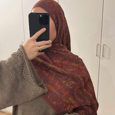 Bufanda Étnica Jacquard con Patrón Anacardo y Borlas - Estilo Europeo y Americano