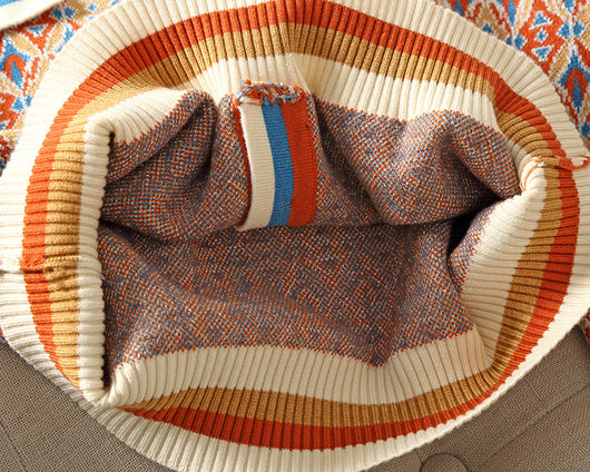 Conjunto Elegante de Suéter Escote V y Falda - Image 7