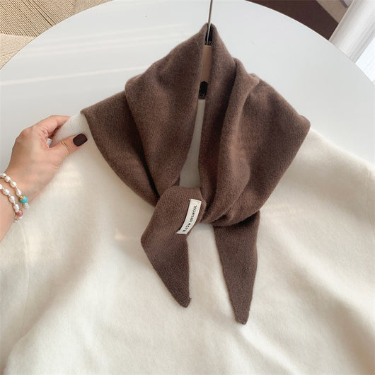 Poncho Triangular de Lana Pura para Otoño e Invierno - Image 9