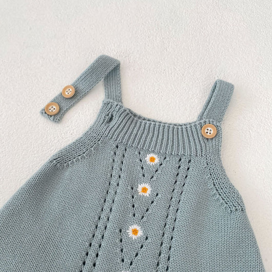 Conjunto de Abrigo Calado y Falda Tejida para Bebé - Image 12
