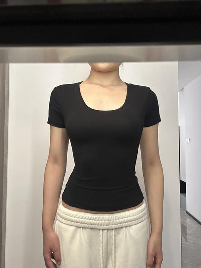 Top Deportivo Ajustado con Cuello Alto y Cintura Marcada - Image 6