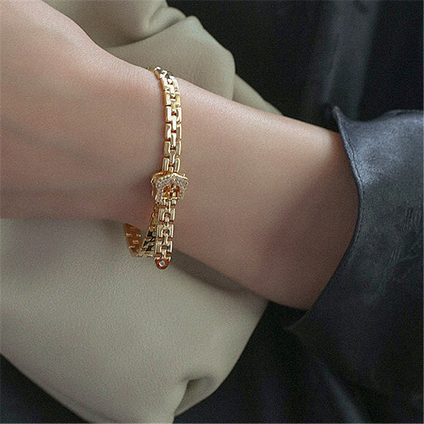 Pulsera Cadena con Hebilla Chapada en Oro y Circonitas Incrustadas