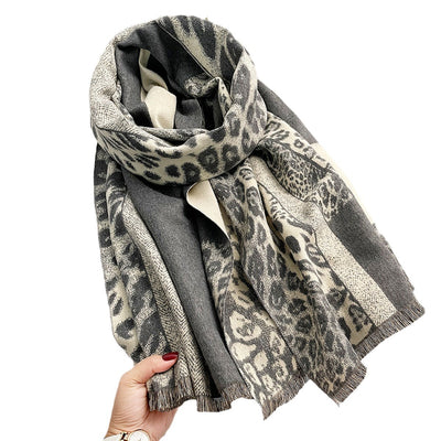 Bufanda Gruesa de Leopardo Bicolor - Elegancia y Calidez para Otoño e Invierno - Image 5