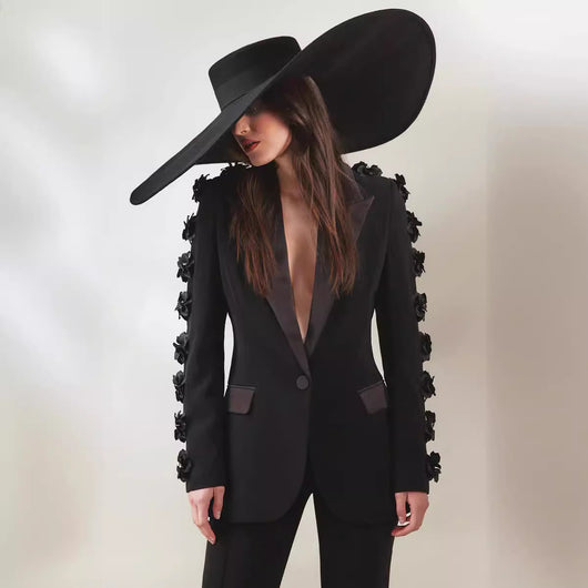 Conjunto Elegante de Dos Piezas con Flores para Mujer - Image 4