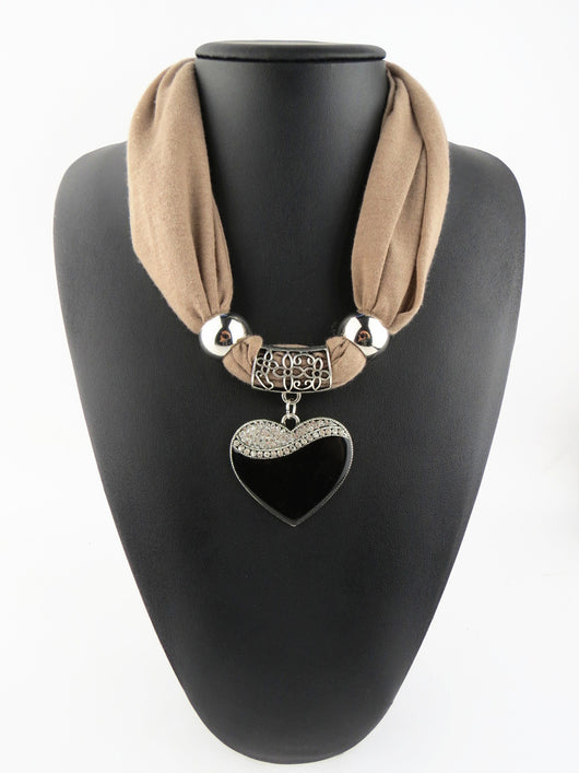 Pañuelo Elegante con Dije de Corazón para Mujer - Image 13