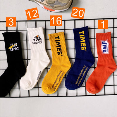 Calcetines Estilo Street con Letras Personalizadas - Image 24