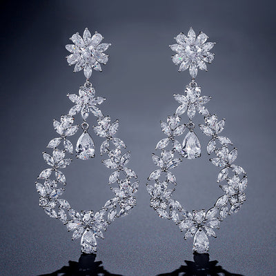 Aretes de Circonitas con Diseño de Corona Exagerada - Image 3