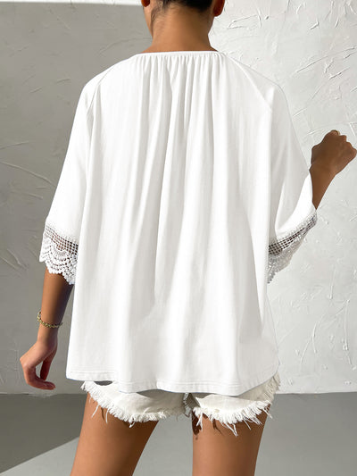 Blusa Étnica con Cuello de Encaje y Manga Corta Suelta - Image 3