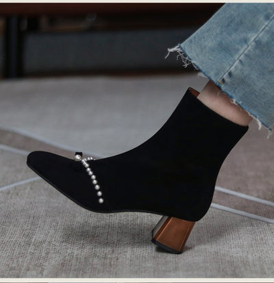 Botas Cortas con Tacón Medio, Punta Redonda y Moño de Perlas - Image 13
