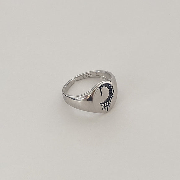 Anillo de Plata Esterlina con Elemento Tallado