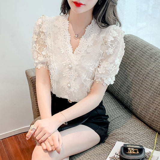 Blusa de Encaje con Flores 3D y Cuello V