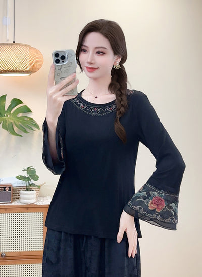 Blusa Crop Bordada Estilo Chino con Mangas Acampanadas - Image 10