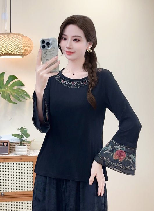 Blusa Crop Bordada Estilo Chino con Mangas Acampanadas - Image 10