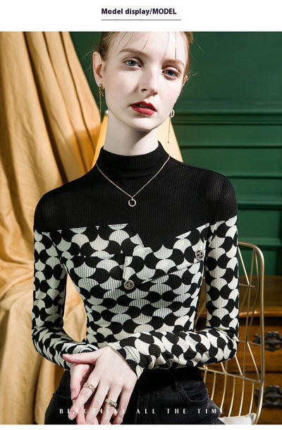 Blusa Estampada Cuello Alto con Costuras Decorativas - Image 11